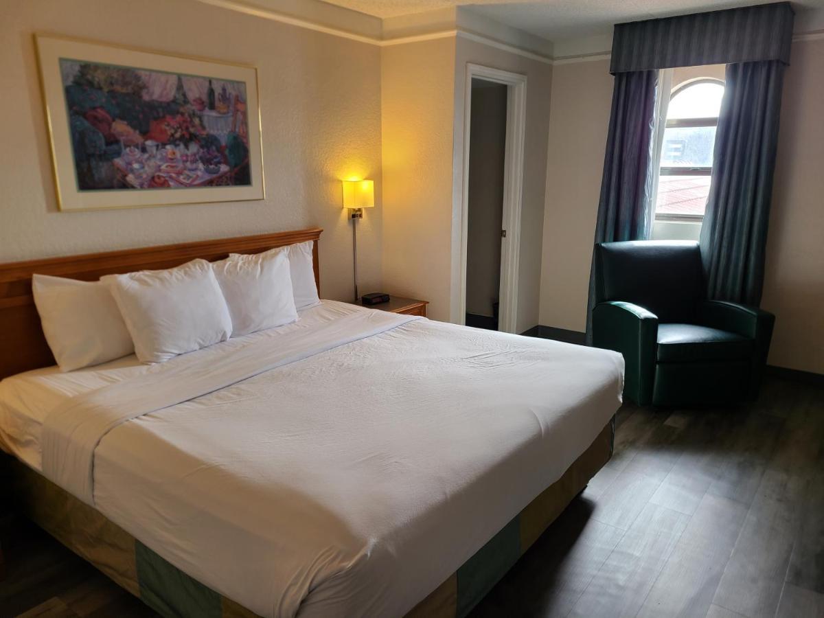 La Quinta Inn By Wyndham Фармингтон Экстерьер фото